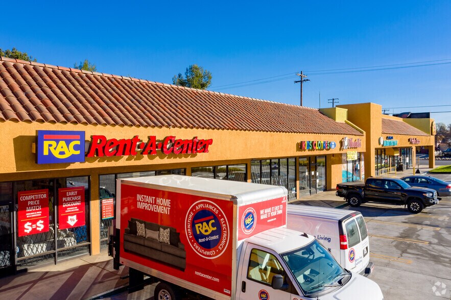 More Photos Of 543 N Azusa Ave, Covina Unknown For Lease