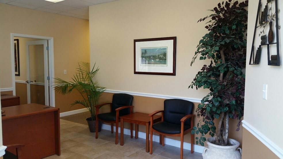 More Photos Of 6150 Diamond Centre Ct, Fort Myers Unknown For Lease