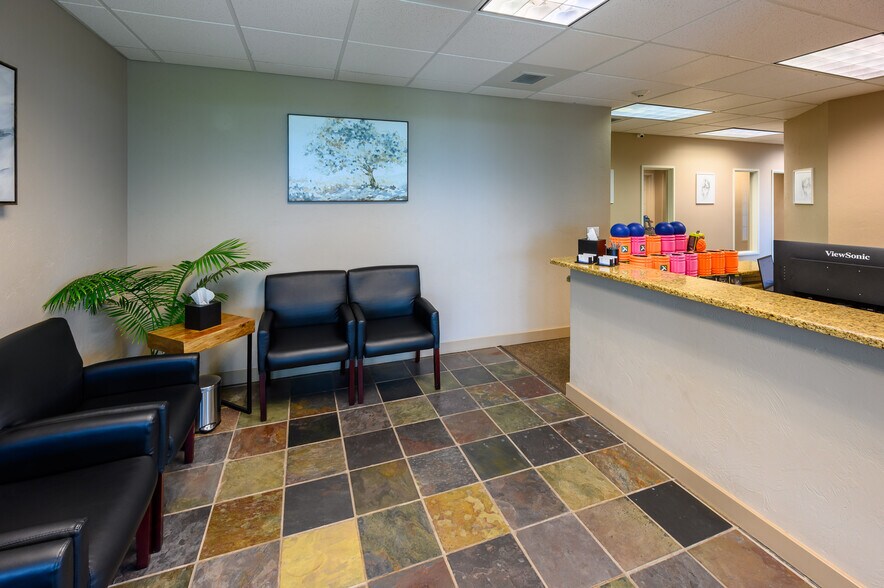 More Photos Of 296 SW Columbia St, Bend Office For Sale