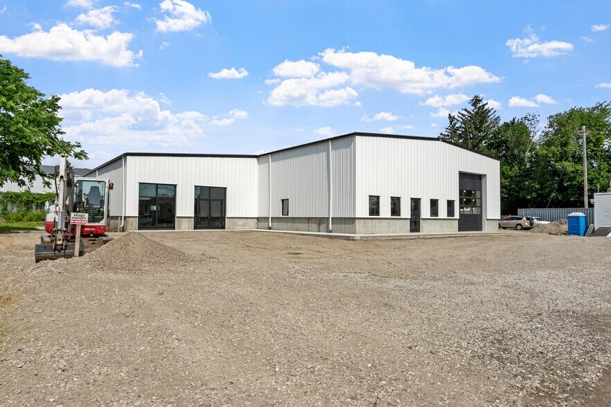 More Photos Of 32 Greeley St, Clinton Storefront Retail Office For Lease