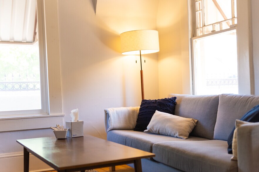 More Photos Of 531 E Lynwood St, Phoenix Office Residential For Sale