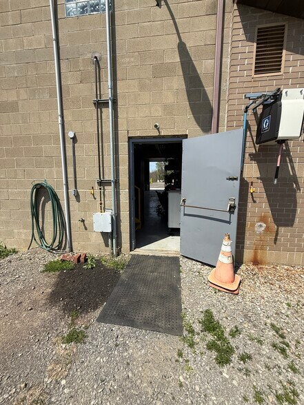 More Photos Of 4881 Pittsburgh Rd, Harrisville Light Distribution For Sale