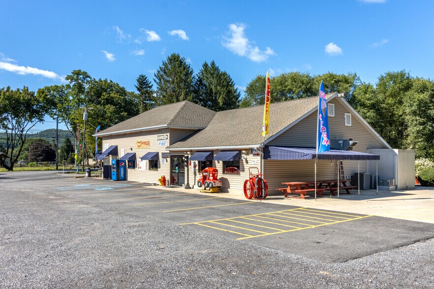 More Photos Of 13524 S Eagle Valley Rd, Tyrone Restaurant For Sale