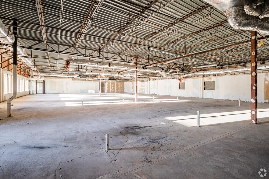 More Photos Of 6570 Tara Blvd, Jonesboro Storefront For Lease