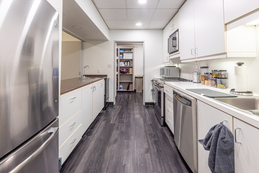 More Photos Of 8020 Westglen Dr, Houston Office For Lease