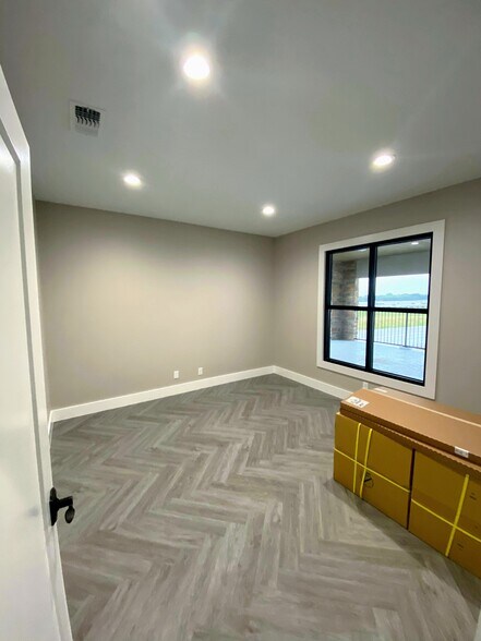 More Photos Of 13340 US 287 & 81, Haslet Office For Lease