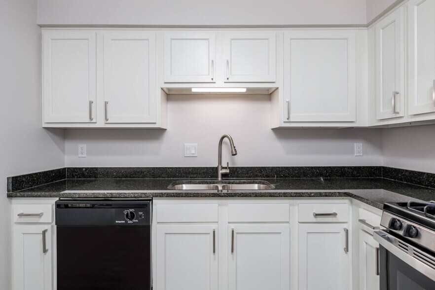More Photos Of 4577 Olentangy River Rd, Columbus Apartments For Sale