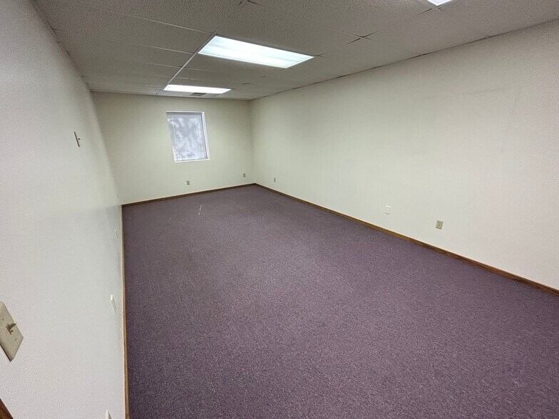 More Photos Of 1820 Post Rd, Plover Storefront Retail Office For Lease