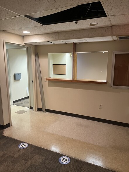 More Photos Of 1524 Atwood Ave, Johnston Medical For Sale