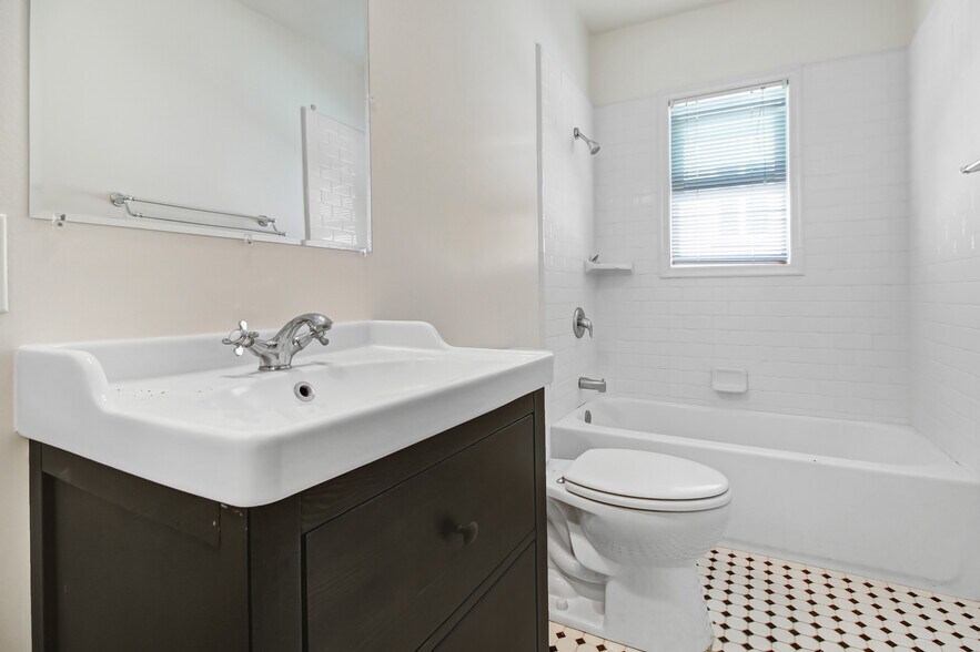More Photos Of 2003 Lake Ave, Altadena Apartments For Sale