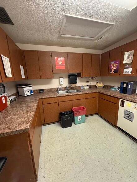 More Photos Of 28960 US Highway 19 N, Clearwater Medical For Sale