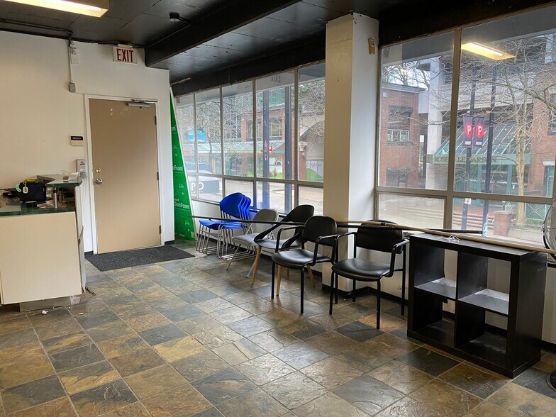 More Photos Of 877 Hamilton St, Vancouver Storefront Retail Office For Lease