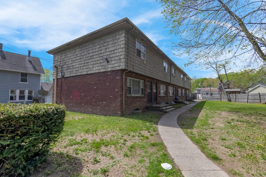 More Photos Of 1280 Townsend Ave, New Haven Apartments For Sale