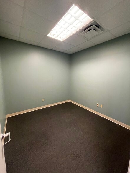 More Photos Of 711-751 Business Park Blvd, Winter Garden Warehouse For Lease