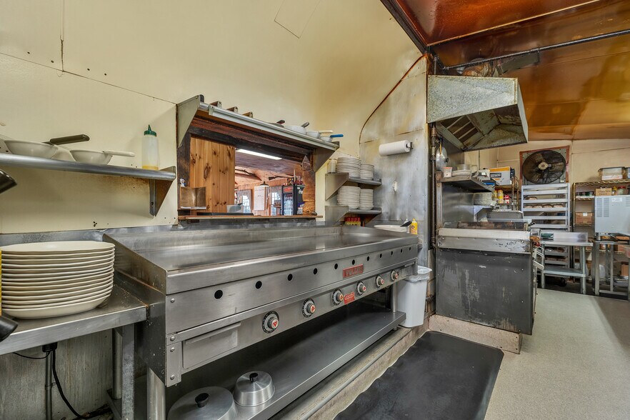 More Photos Of 1955 Presidential Hwy, Jefferson Restaurant For Sale