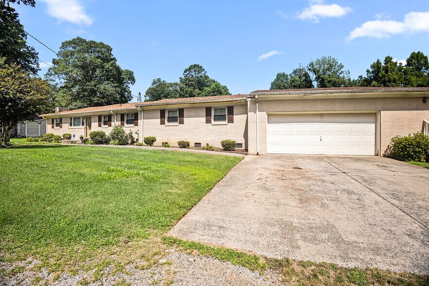 More Photos Of 950 Totten Rd, Gibsonville Freestanding For Sale
