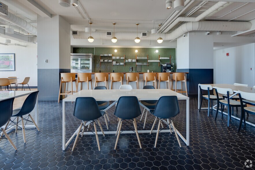 More Photos Of 332 S Michigan Ave, Chicago Coworking Space