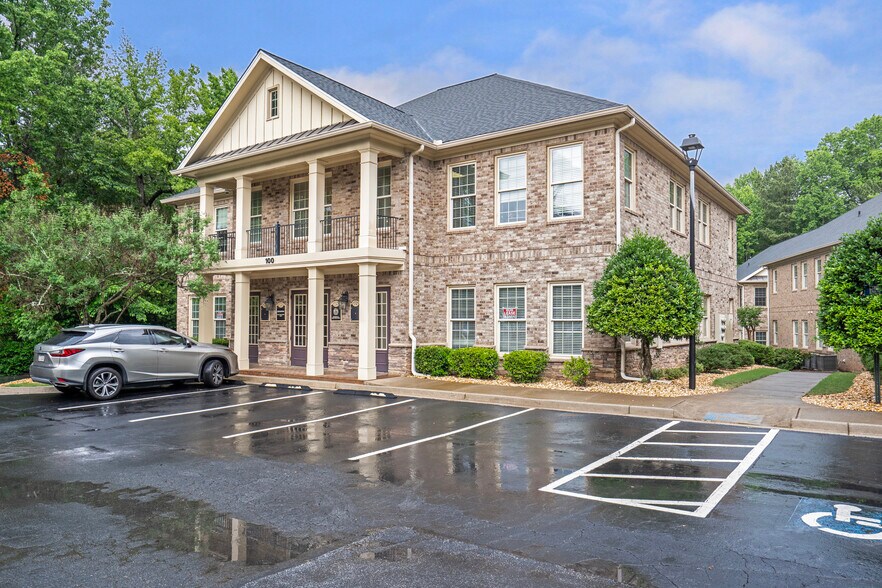 More Photos Of 1905 Woodstock Rd, Roswell Office For Sale