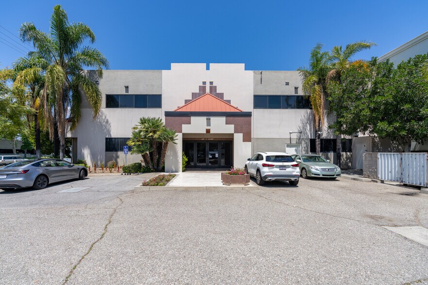 More Photos Of 910 N Amelia Ave, San Dimas Office For Sale