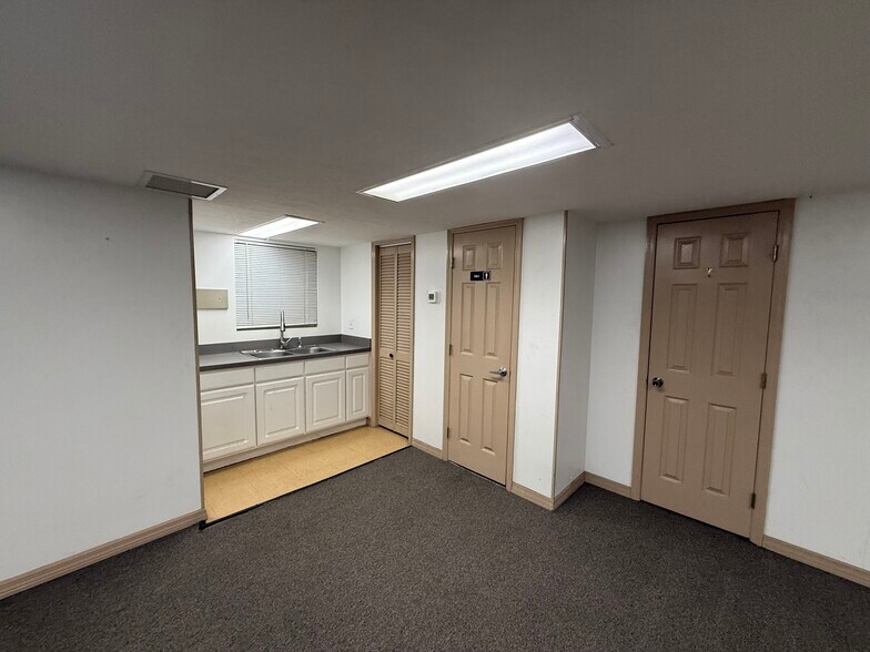 More Photos Of 9610 Harney Rd, Thonotosassa Warehouse For Sale
