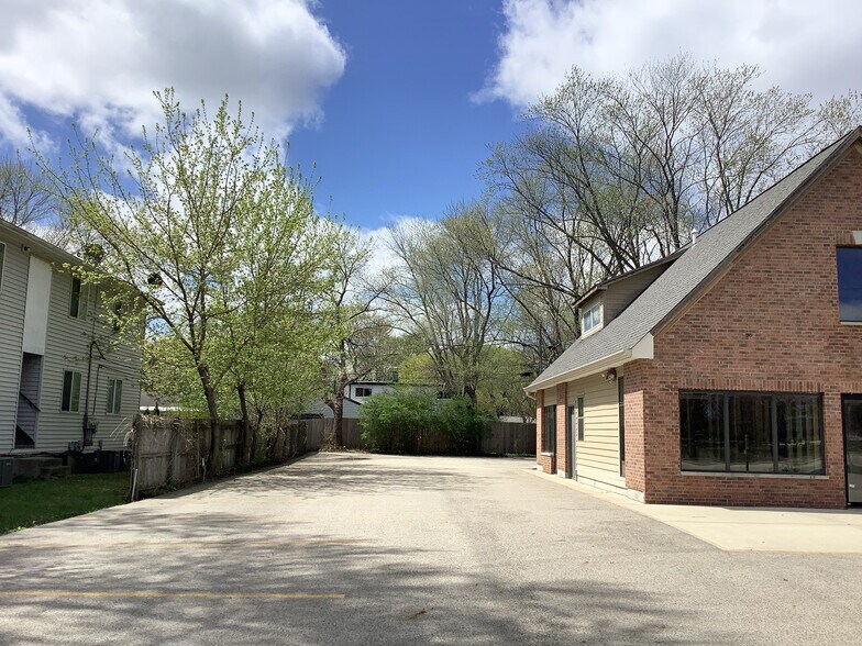 More Photos Of 618 Barron Blvd, Grayslake Medical For Sale