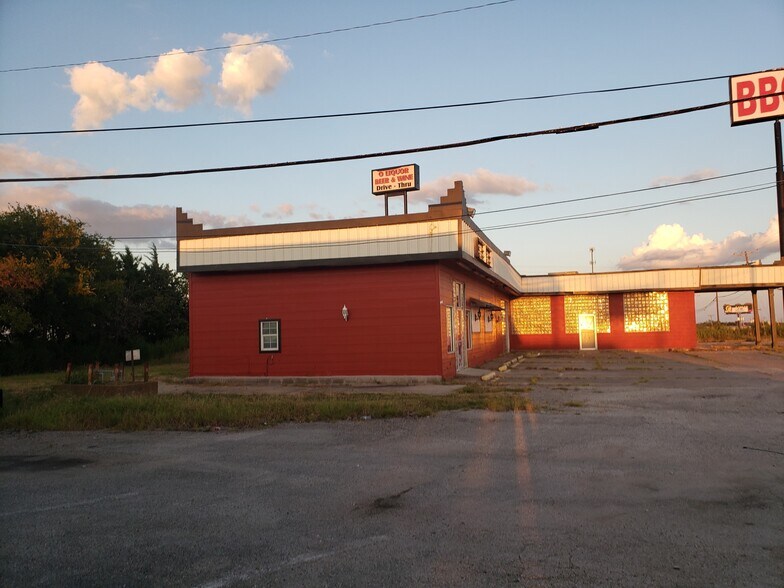 More Photos Of 6070 W US Highway 80, Terrell Convenience Store For Sale