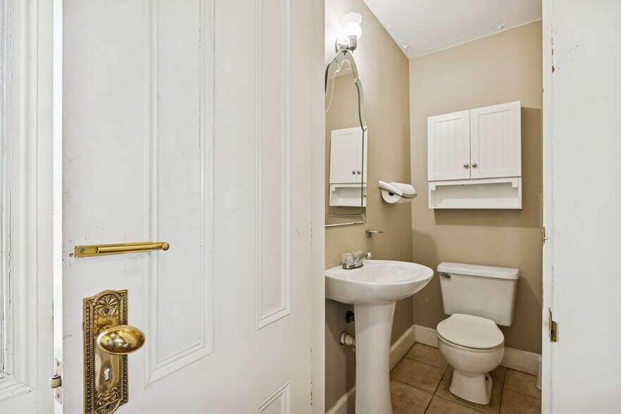 More Photos Of 501 N 3rd St, Fernandina Beach Office For Sale