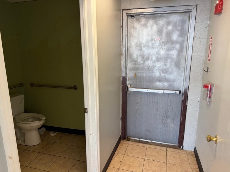 More Photos Of 15 S Route 9W, West Haverstraw Freestanding For Lease