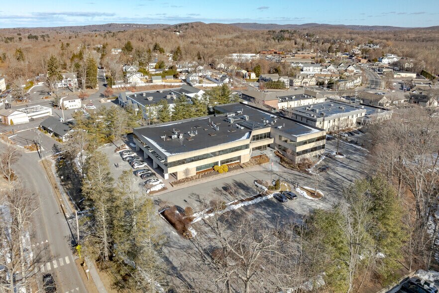 More Photos Of 90 Grove St, Ridgefield Medical For Lease