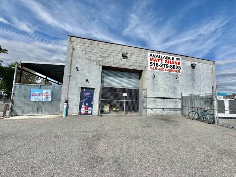 More Photos Of 926 Nassau Rd, Uniondale Freestanding For Sale