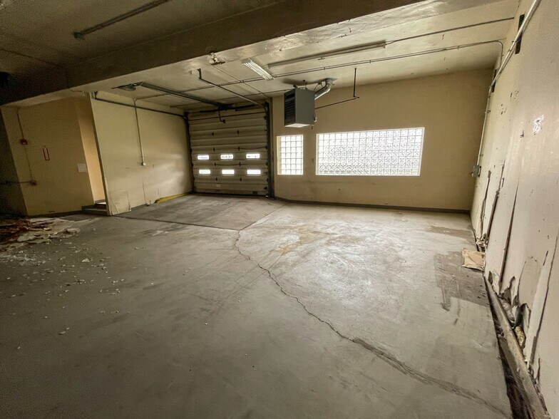 More Photos Of 1002 Chartiers Ave, McKees Rocks Warehouse For Sale