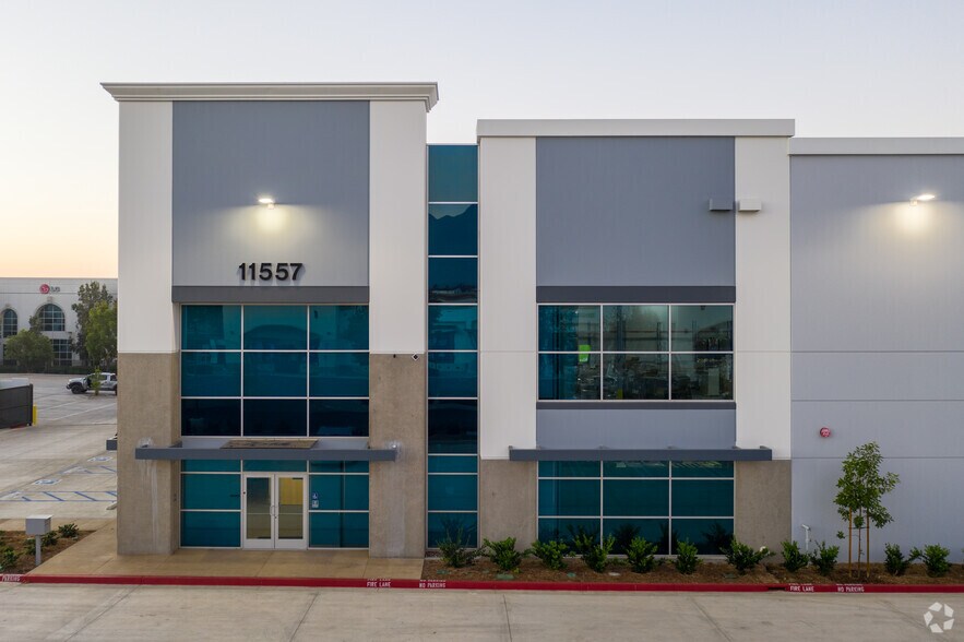 More Photos Of 11557 Foothill Blvd, Rancho Cucamonga Warehouse For Lease