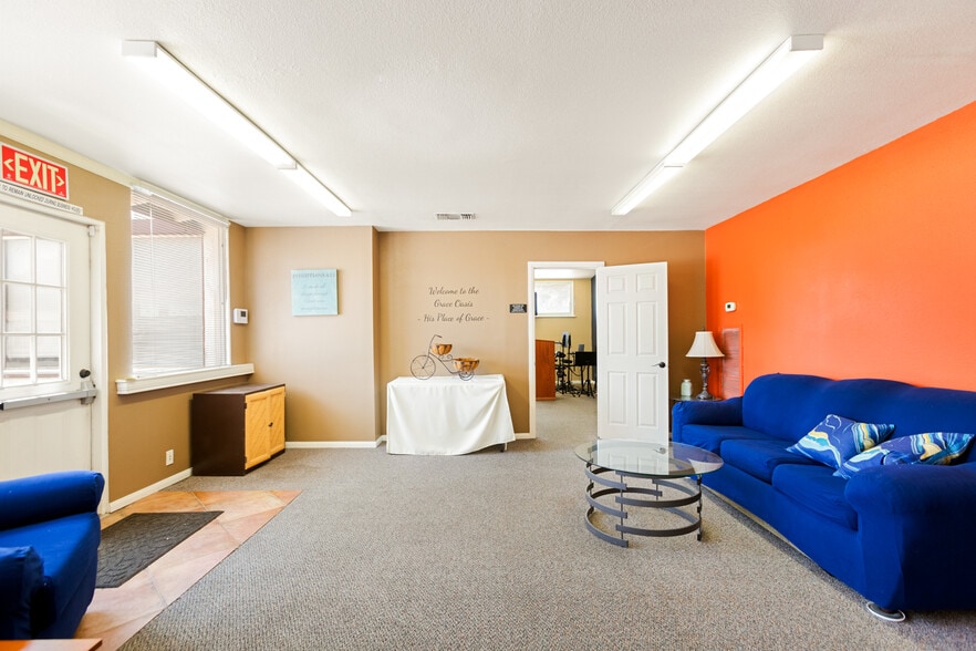 More Photos Of 635 Veile Ave, Beaumont Office For Sale