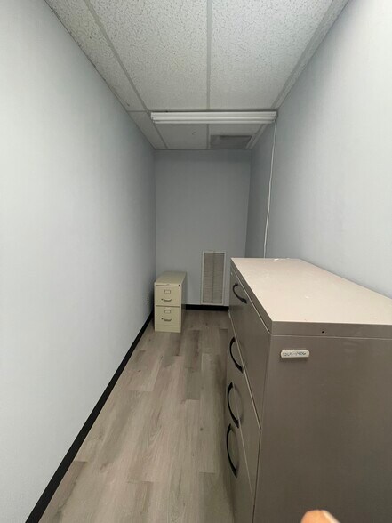 More Photos Of 59 E Mill Rd, Long Valley Office For Sale