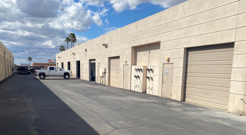 More Photos Of 1 W Deer Valley Rd, Phoenix Manufacturing For Lease
