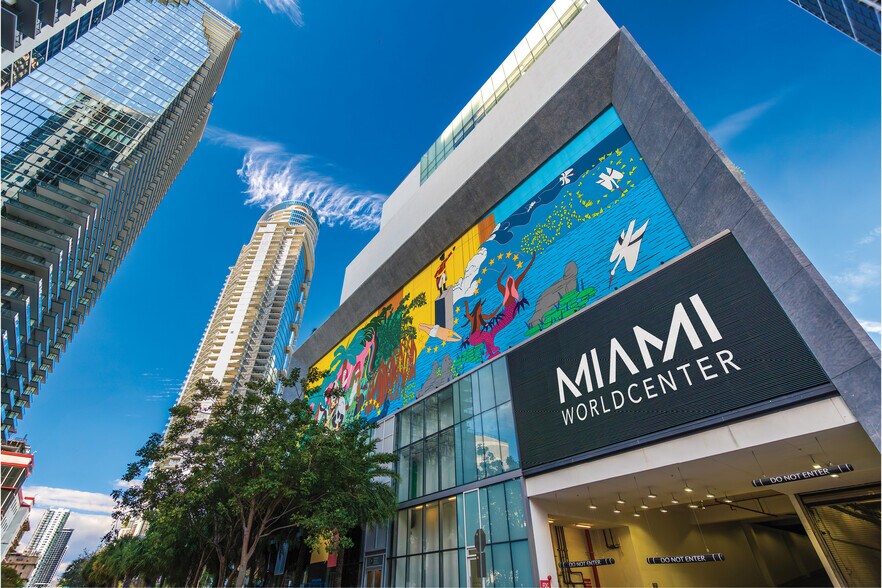 Primary Photo Of 1010 NE 2nd Ave, Miami Restaurant For Lease