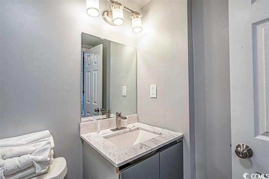 More Photos Of 2711 S Ocean Blvd, Myrtle Beach Hotel For Sale