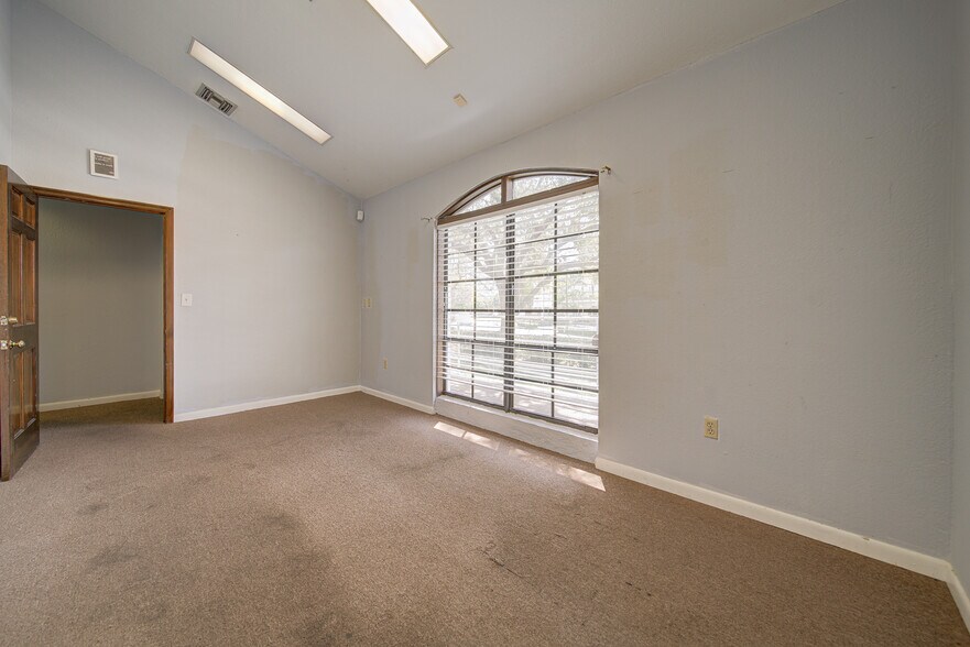 More Photos Of 9245 SW 158th Ln, Miami Office For Lease