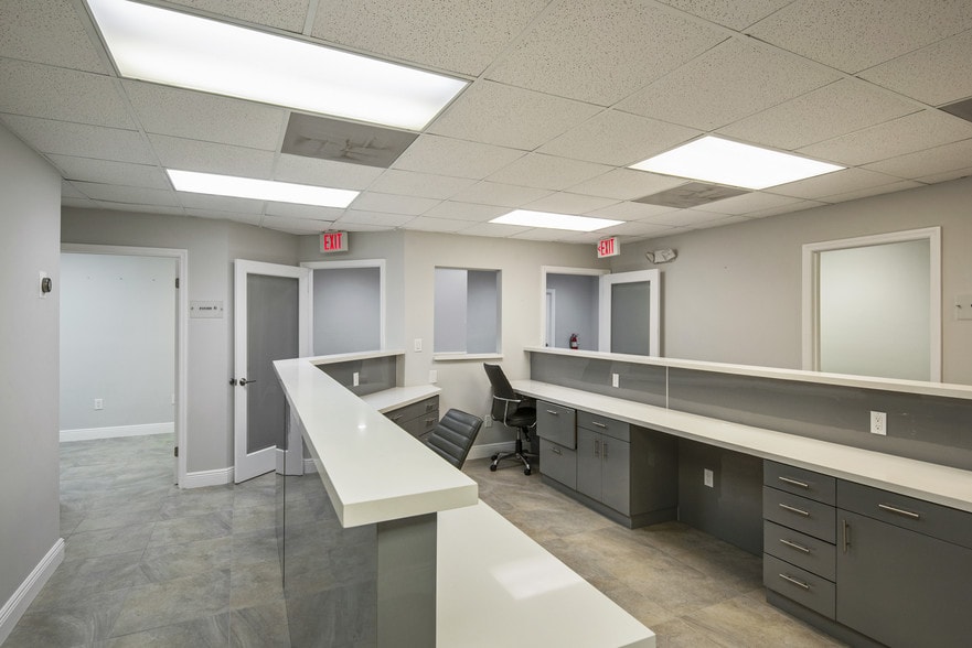More Photos Of 555 Biltmore Way, Coral Gables Medical For Sale