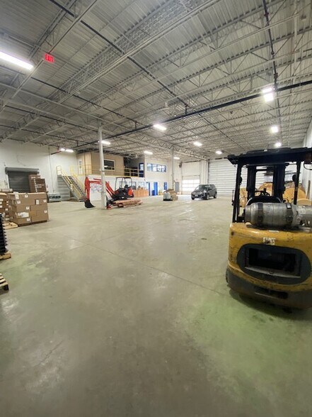 More Photos Of 9840 S 27th St, Oak Creek Industrial For Sale