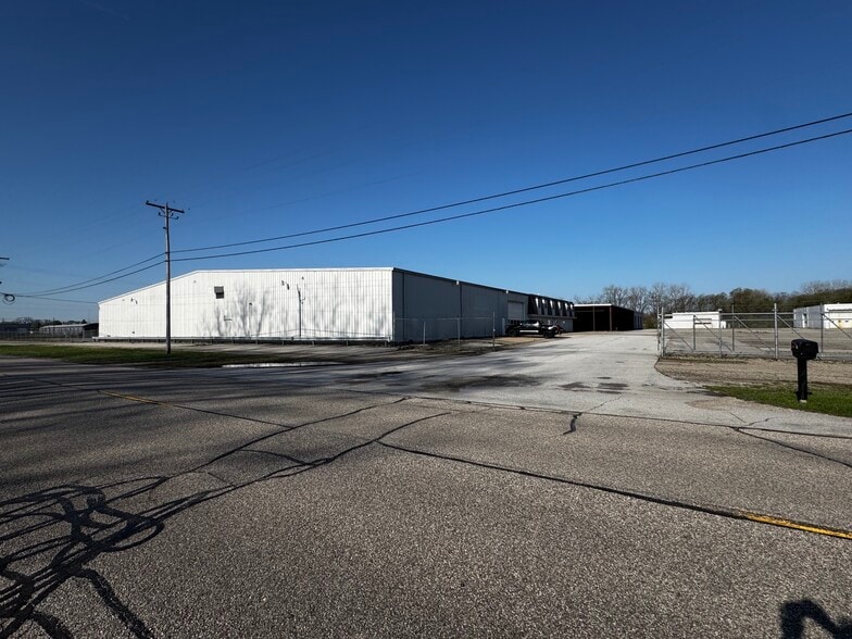 More Photos Of 701 Collins Rd, Elkhart Warehouse For Sale