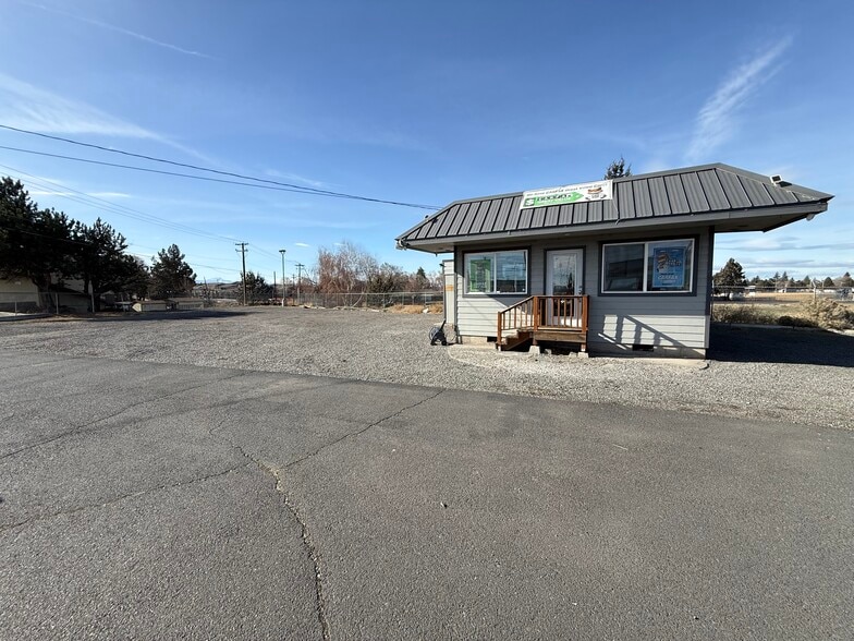 More Photos Of 1465 S Highway 97, Redmond Office For Lease