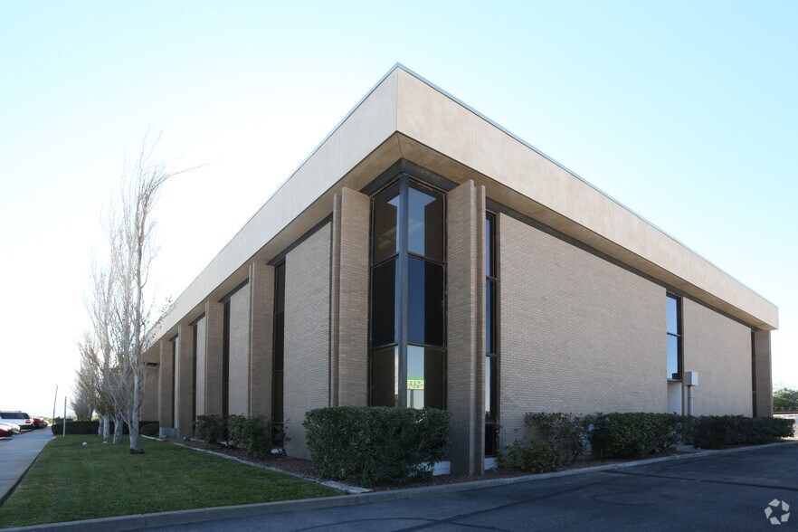 More Photos Of 4050 Rio Bravo Dr, El Paso Office For Lease