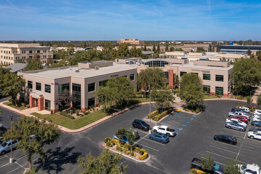More Photos Of 9100 Ming Ave, Bakersfield Office For Lease