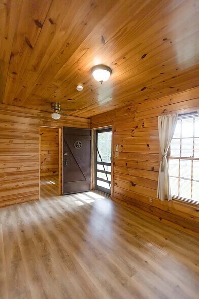 More Photos Of 111 E Hufsmith Rd, Tomball Office Residential For Sale
