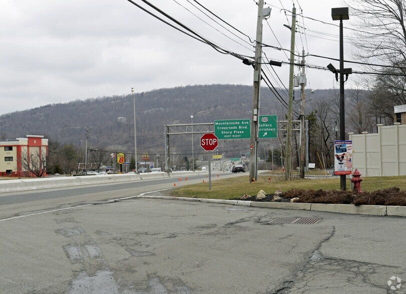 More Photos Of 193 State Route 17 N, Mahwah Fast Food For Lease