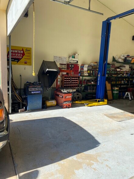 More Photos Of 4875 Black Oak Mine Rd, Garden Valley Auto Dealership For Sale