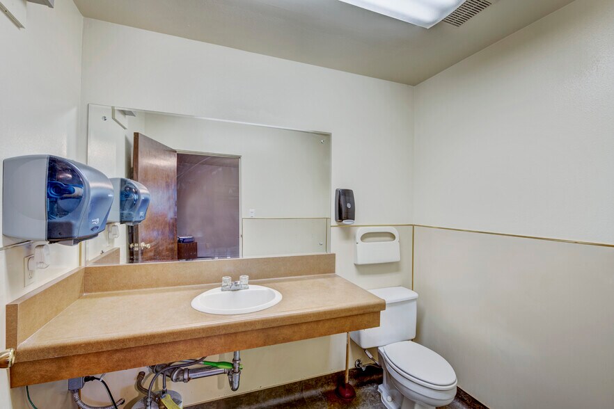 More Photos Of 1025 W Arrow Hwy, Glendora Medical For Sale