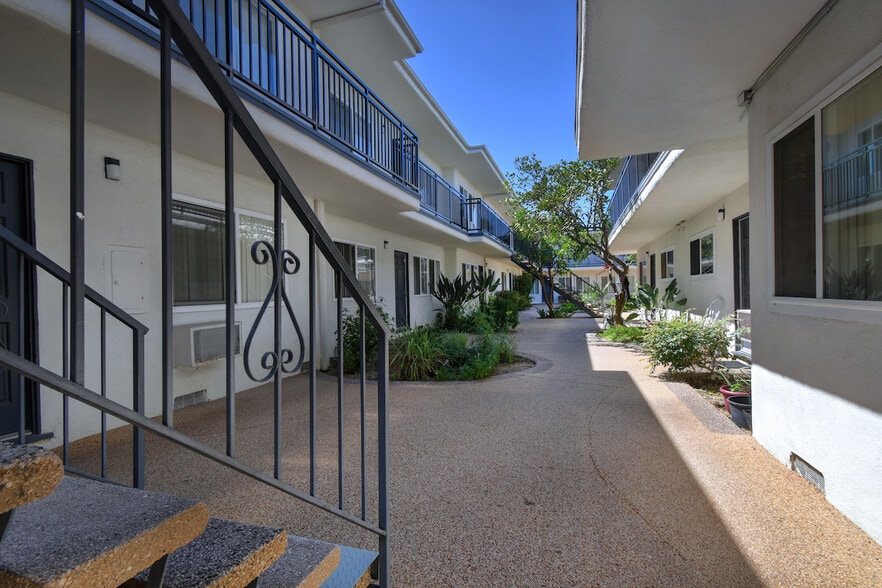 More Photos Of 9301 Darby Ave, Northridge Apartments For Sale