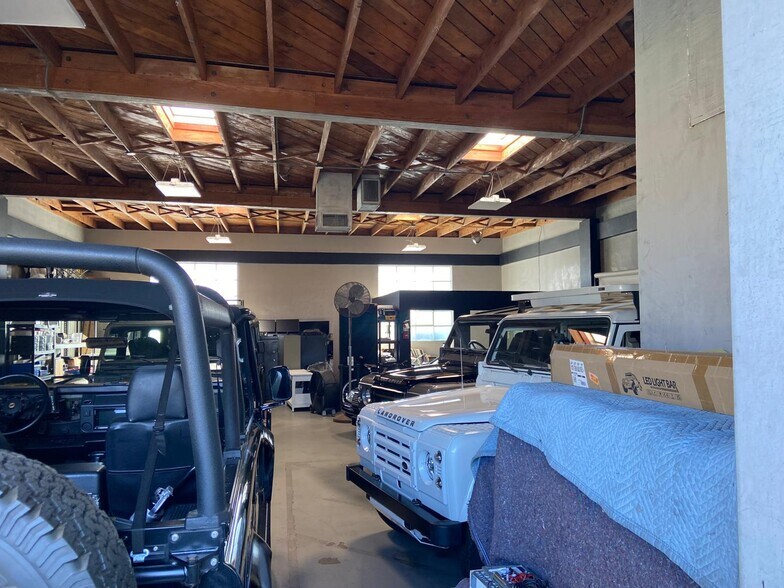 More Photos Of 8940 National Blvd, Los Angeles General Retail For Sale